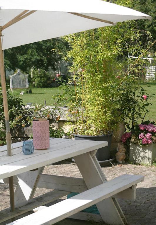Les Petites Mirabelles Panzió Noyers-sur-Cher Kültér fotó
